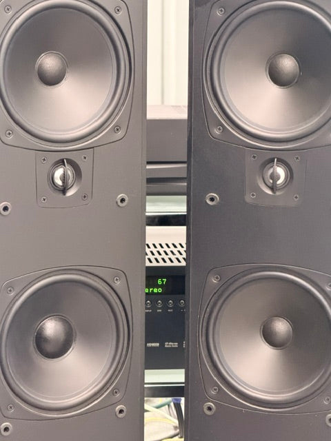 Boston Acoustics Lynnfield VR30-Floorstanding Tower Speakers, in Excellent Condition!!!