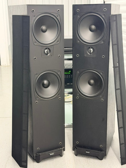 Boston Acoustics Lynnfield VR30-Floorstanding Tower Speakers, in Excellent Condition!!!