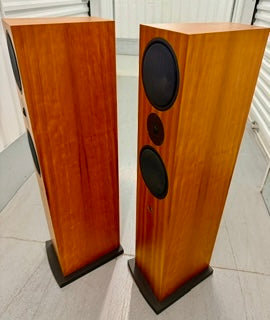 SOLD - Linn Ninka Floorstanding Speakers + Trikan Center — Cherry Finish